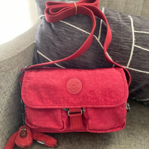 Like new Kipling smart crossbody bag color rich red - Picture 1 of 8